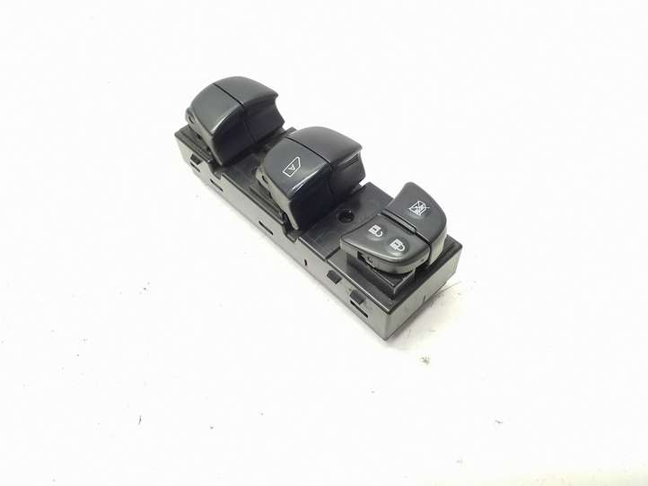 Nissan Juke I F15 (2010 - 2018)  254011KK0B Кнопка стеклоподъемников