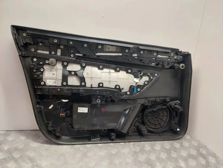 Tesla Model 3 (2017 - 2023) 158812702C Обшивка передней двери — фото 2
