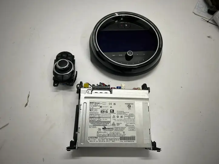 Mini Cooper Countryman F60 (2020 - 2023) 5A5EF19 Магнитола / мультимедийная система — фото 1