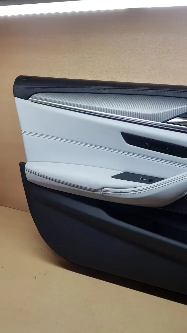 BMW M5 F90 (2017 - 2019) Обшивка передней двери — фото 2