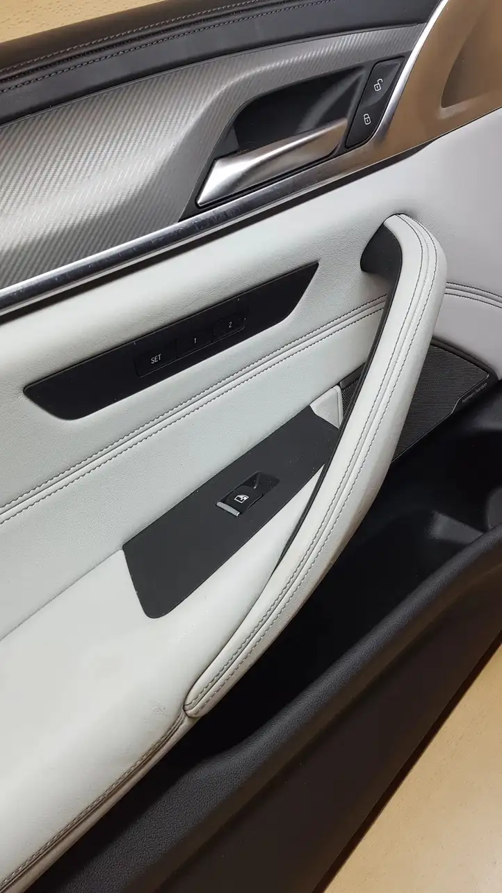 BMW M5 F90 (2017 - 2019) Обшивка передней двери — фото 7