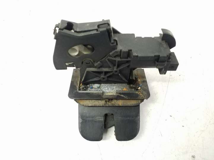 Audi A6 (2008 - 2011)  8P4827505C Замок задней крышки