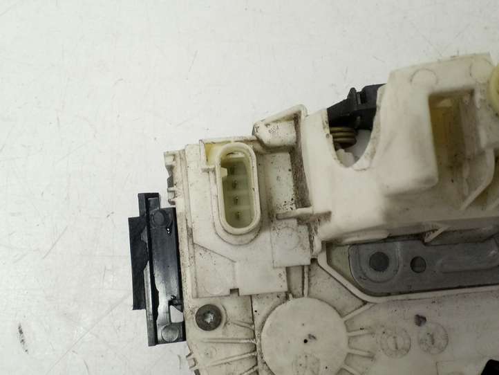 Chrysler Town and Country (2010 - 2016)  P04589694AD Передняя звукоизоляция