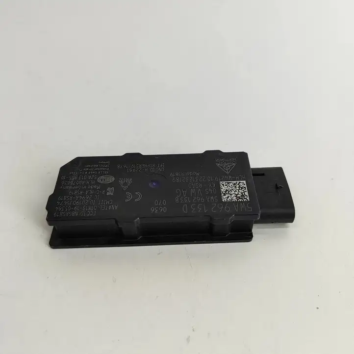 Volkswagen ID.3 (2019 - ) 5WA962133D Антенна бесключевого доступа — фото 4