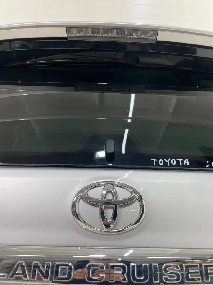 Toyota Land Cruiser (J120) (2002 - 2009) Крышка багажника — фото 5