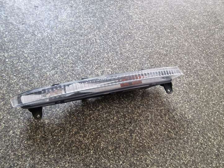 Audi Q7 (2005 - 2009)  4L0953042 Указатель поворота передний