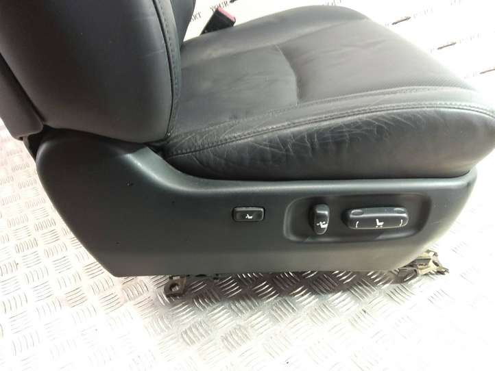 Lexus RX 300 (2003 - 2006)   Передняя звукоизоляция