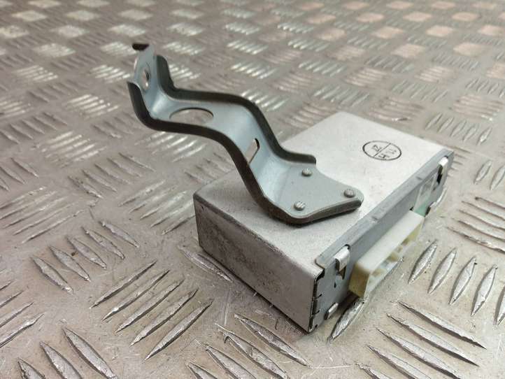 Lexus GS 300 350 430 450h (2004 - 2007)  88240-30470 Другие блоки управления / модули