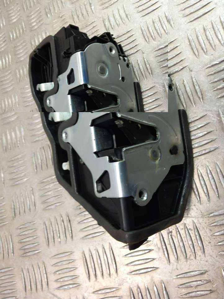 BMW X3 F25 (2010 - 2017)  7318413 Замок задней двери