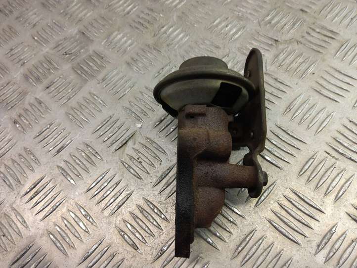 Toyota Corolla E120 E130 (2004 - 2007)  25800-27040 Клапан EGR