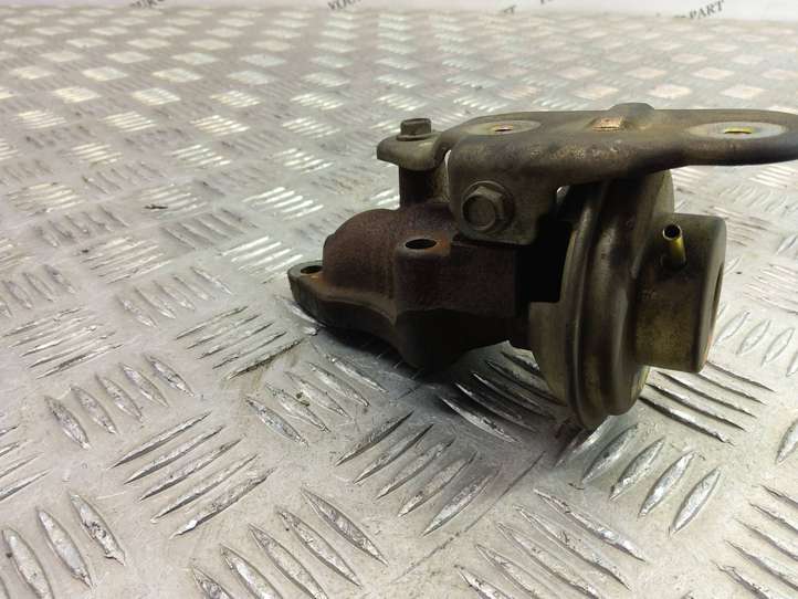 Toyota Corolla E120 E130 (2004 - 2007)  25800-27040 Клапан EGR