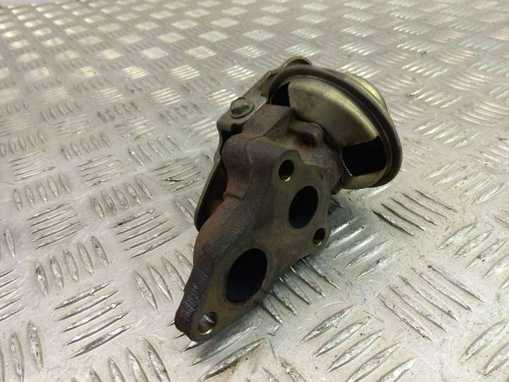 Toyota Corolla E120 E130 (2004 - 2007)  25800-27040 Клапан EGR