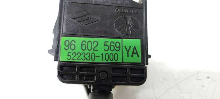 Chevrolet Matiz (2005 - 2010)  96602569 Ручка стеклоочистителей