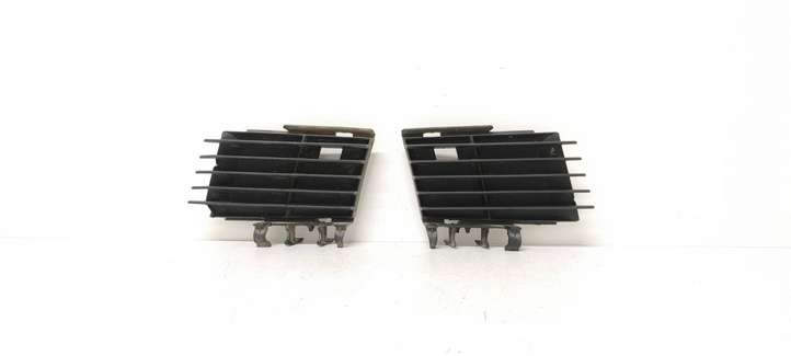 Opel Vectra (2002 - 2005)  09186128 Нижняя решётка (из трех частей)
