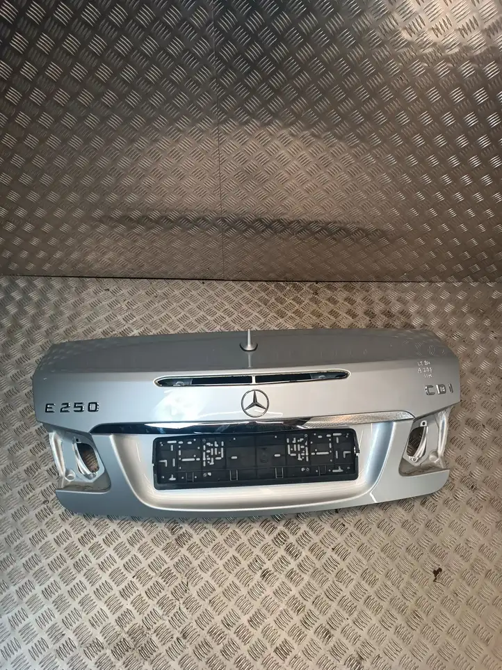 Mercedes-Benz E A207 (2010 - 2017) A2077501475 Крышка багажника — фото 1