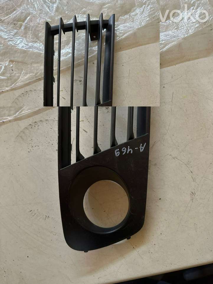 Seat Cordoba (6L) (2002 - 2009)  6L0853666A Нижняя решётка (из трех частей)