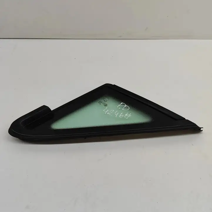 Volkswagen Golf VII (2013 - 2019) 5G0845412E Форточка двери — фото 2