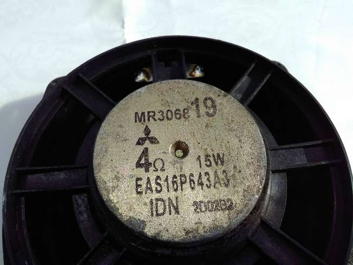 Mitsubishi Pajero (1999 - 2003)  MR306819 Громкоговоритель (громкоговорители) в передних дверях