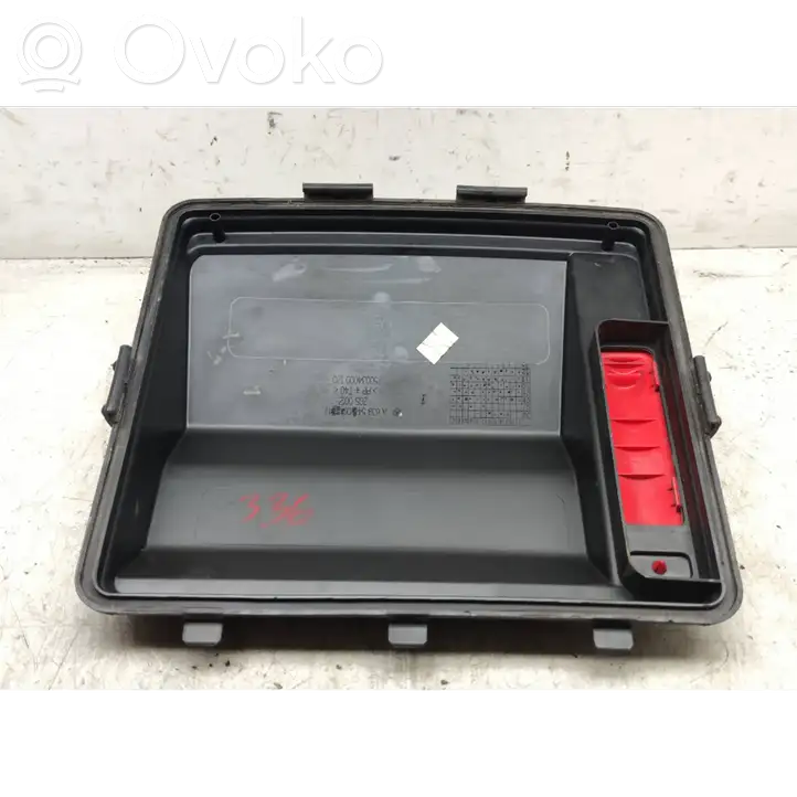 Mercedes-Benz Vito Viano W639 (2010 - 2015) A6395844038 Крышка ящика аккумулятора — фото 5