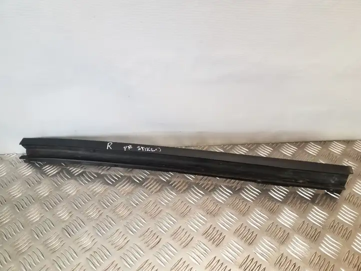 Jeep Grand Cherokee (WK) (2004 - 2010) 55394512AB Накладка стоек лобового стекла — фото 1