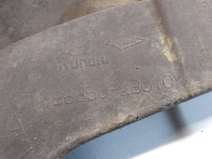 Hyundai Santa Fe (2005 - 2009)  868502B010 Передний брызговик