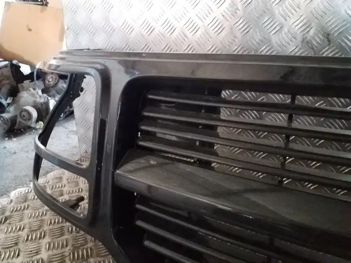 Dodge Nitro (2006 - 2011) Верхняя решетка радиатора — фото 2