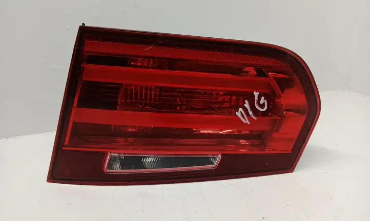 BMW 3 F30 F35 F31 (2012 - 2018) 7259916 Задний фонарь в крышке багажника — фото 1