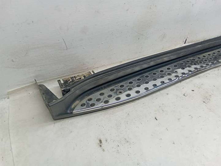 Mercedes-Benz GL X164 (2006 - 2012)  A1646900210 Порог