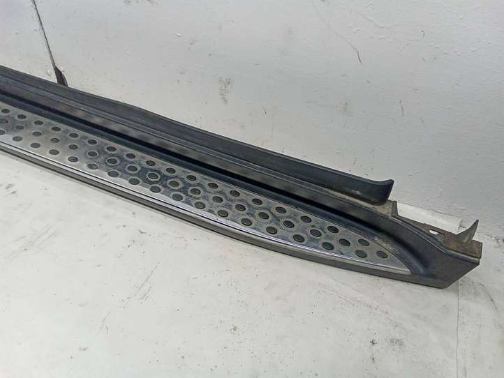 Mercedes-Benz GL X164 (2006 - 2012)  A1646900210 Порог
