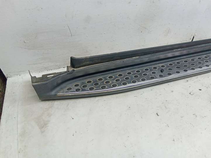 Mercedes-Benz GL X164 (2006 - 2012)  A1646900110 Порог