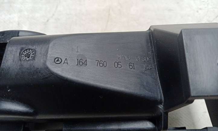 Mercedes-Benz GL X164 (2006 - 2012)  A1647600561 Ручка задней крышки