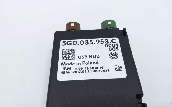 Volkswagen PASSAT B8 (2015 - )  5G0035953C Блок управления USB