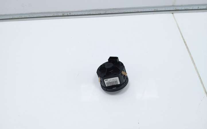 Audi A6 (2004 - 2008)  4F194531D Включатель фонарей
