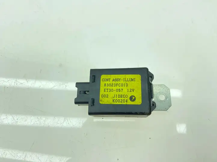 Subaru Forester SF (2000 - 2003) 83023FC010 Прочие блоки управления — фото 1