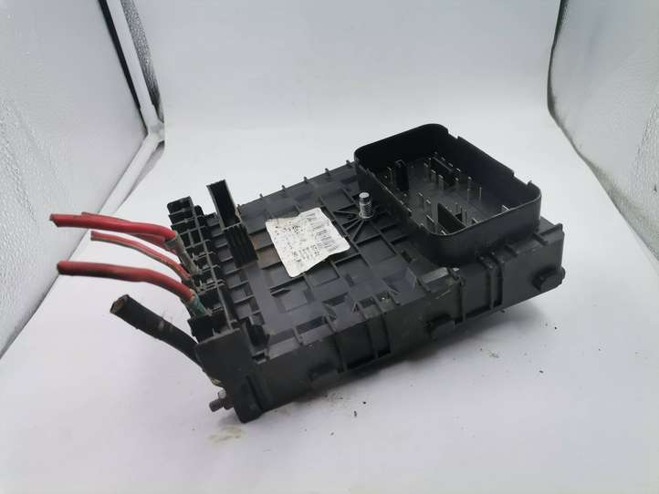 Volkswagen PASSAT B6 (2005 - 2010)  1k0937125 Блок предохранителей