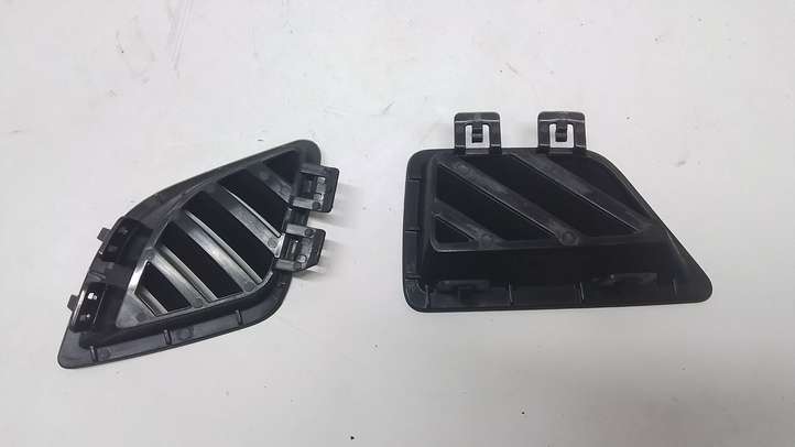 BMW 5 F10 F11 (2009 - 2016)  9166662 Воздушная решётка окна