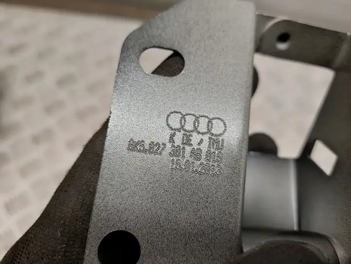 Audi A4 S4 B8 8K (2011 - 2015) 8K5827301AB Петли крышки багажника — фото 2