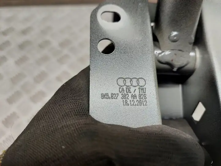 Audi A4 S4 B8 8K (2011 - 2015) 8K5827302AA Петли крышки багажника — фото 2