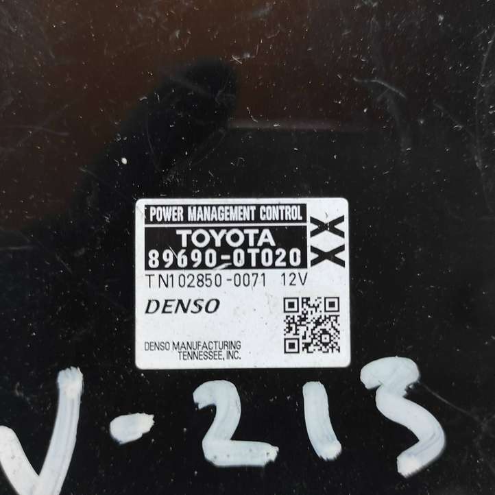 Toyota Venza (2008 - 2012)  896900T020 Другие блоки управления / модули