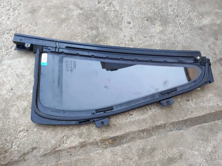 Volvo XC90 (2014 - 2019) 31352995 Форточка двери — фото 1
