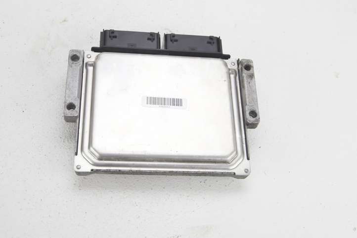 Ford Kuga II (2013 - 2019)  DS7112B684XD Блок управления двигателя