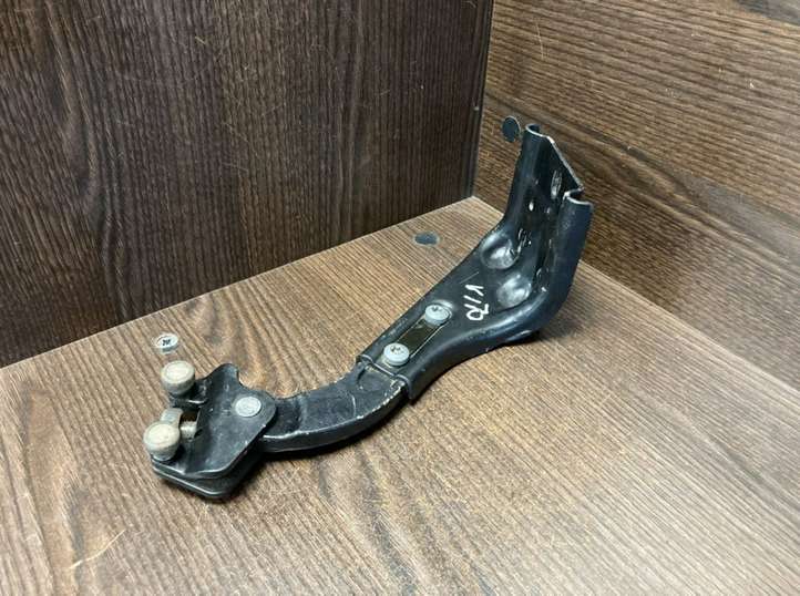 Mercedes-Benz Vito Viano W639 (2003 - 2010)  6397630047 Нижняя направляющая ролика / нижняя петля