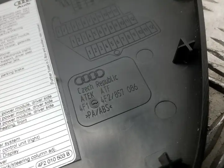 Audi A6 S6 C6 4F (2008 - 2011) 4F2857086 Боковая отделка панели приборов — фото 3