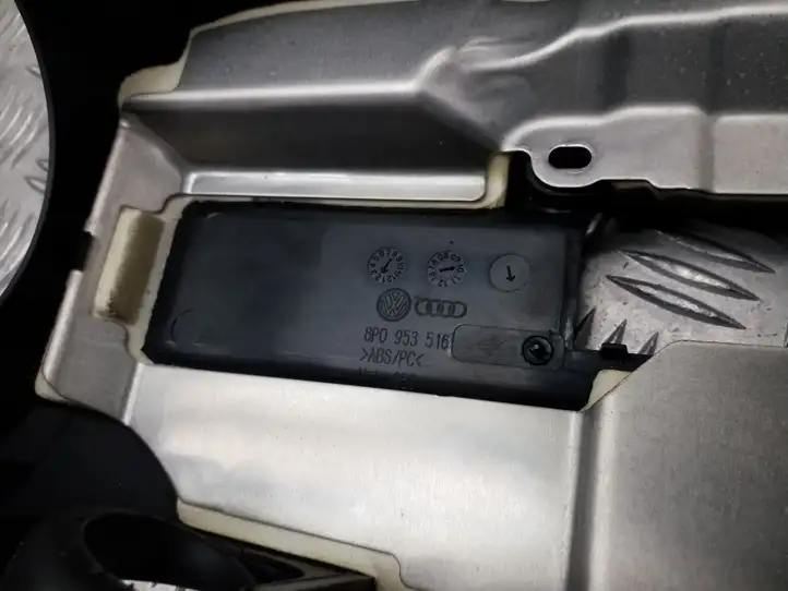 Audi A3/S3 8P (2008 - 2013) 8P0953516 Обшивка рулевой колонки — фото 3