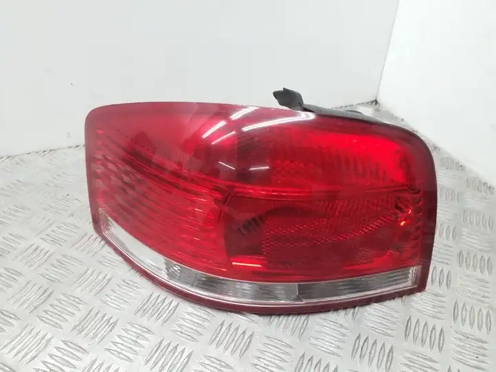 Audi A3/S3 8P (2004 - 2008) 8P0945257 Задний фонарь в кузове — фото 1