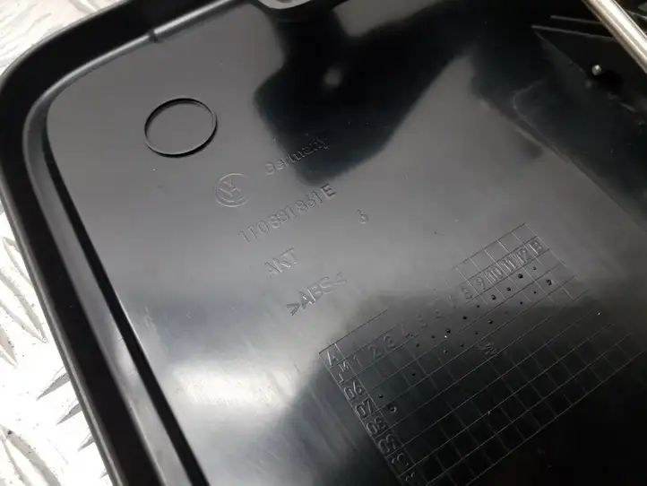 Volkswagen Tiguan (2007 - 2011) 1T0881861E Другое сиденье (сиденья) — фото 2