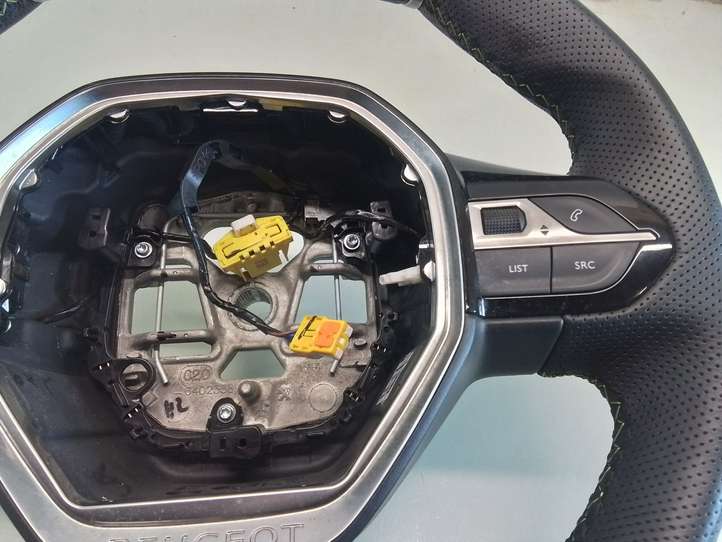 Peugeot 2008 II (2019 - )   Руль