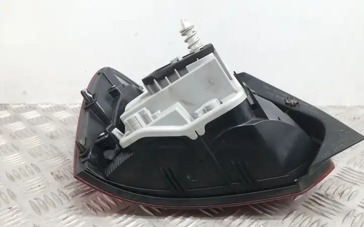 Volkswagen Polo V 6R (2009 - 2015) 6R0945096K Задний фонарь в кузове — фото 6