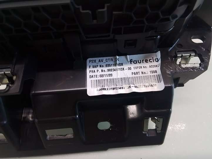 Peugeot 2008 II (2019 - )  2251107HDX Центральный дефлектор