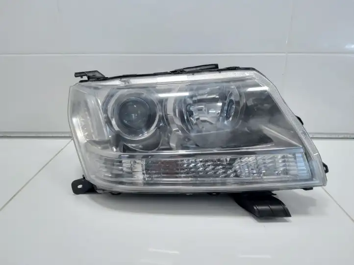 Suzuki Grand Vitara II (2008 - 2012) 10059079 Передняя фара — фото 1
